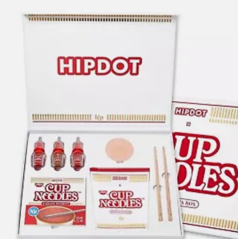 HipDot Cup Noodles Makeup Set complete pr box